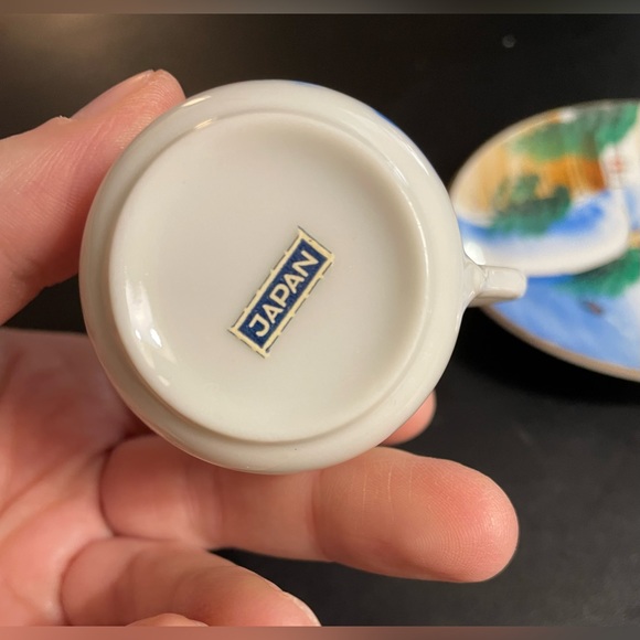 Miniature Niagra Falls tea cup & saucer - Picture 5 of 5